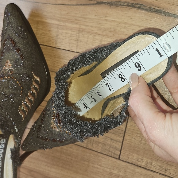 Dollhouse Fergie Denim Beaded 4.25" Heel Mules Size 7 - Picture 13 of 16